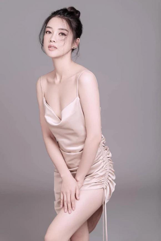 Người đẹp xứ Tuyên hiện tại là một người mẫu, diễn viên khá được yêu thích. Cô từng được mọi người biết tới khi tham gia The Face 2017. Cô là học trò của HLV Lan Khuê.
