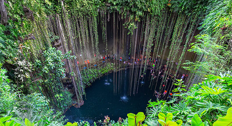 1. Ik Kil hay còn được gọi là Sacred Blue Cenote, một trong những kỳ quan đẹp nhất ở Yucatán, Mexico.
