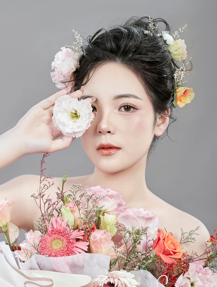 Một cô gái khác quê Lạng Sơn cũng đang được chú ý là Tàng Tường Vy.&nbsp;
