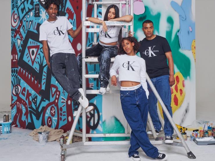 Thời trang - Calvin Klein tôn vinh biểu tượng monogram theo phong cách đầy tính nghệ thuật