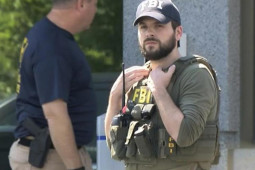 Thế giới - Đặc vụ và văn phòng FBI nhận nhiều đe dọa sau vụ đột kích dinh thự ông Trump 
