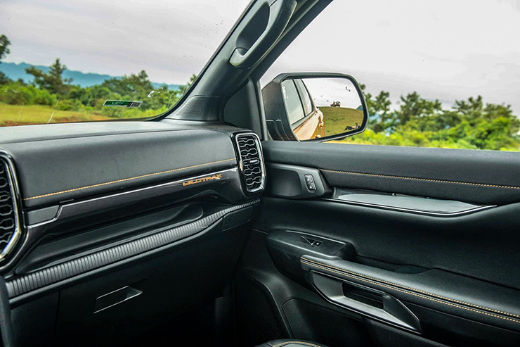 Ford Việt Nam công bố giá bán dòng xe Ranger thế hệ mới từ 659 triệu đồng - 12