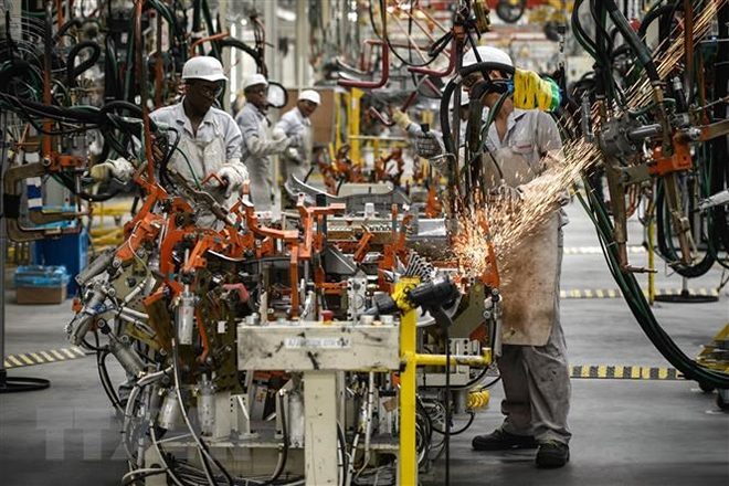 Gián đoạn chuỗi cung ứng được cải thiện, thị trường ô tô, xe máy phục hồi - 1