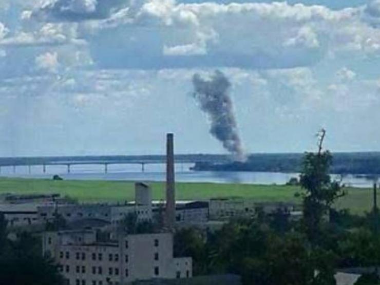 Trút rocket xuống cầu huyết mạch ở Kherson, Ukraine tự làm khó mình?