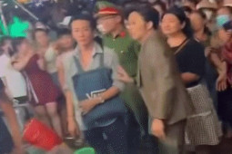 Đời sống Showbiz - Diện mạo không nhận ra của Hoài Linh khi về miền Trung, phản ứng của khán giả càng bất ngờ