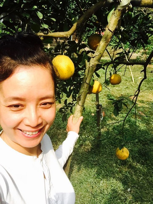 Đặc biệt khi thấy những cây mình trồng cho quả
chín, chị rất hạnh phúc.