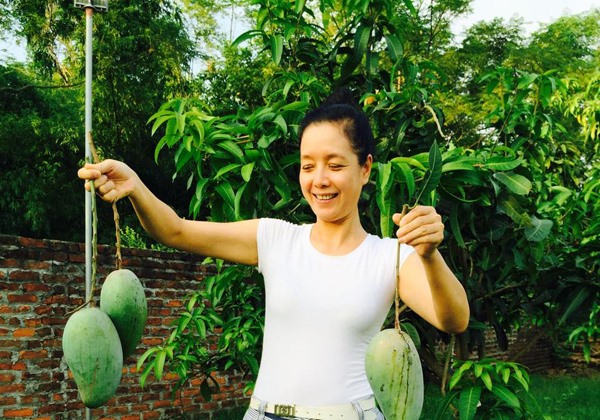 Công việc làm vườn còn mang lại cho Chiều Xuân
những phút giây cảm thấy an yên, tự tại.