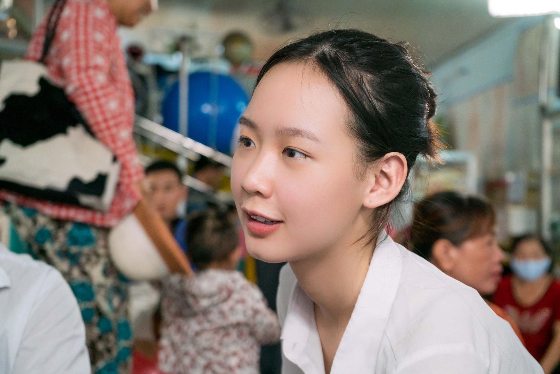 Mỹ nhân Việt khoe mặt mộc: Ai được khen nhất? - 6