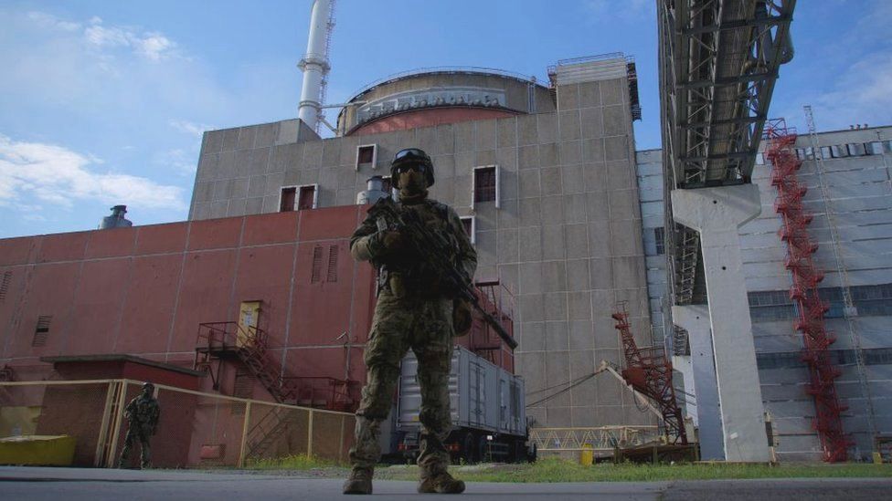 Binh sĩ Nga làm nhiệm vụ canh gác tại nhà máy điện hạt nhân&nbsp;Zaporizhzhia.
