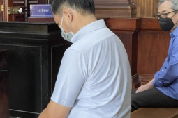 Pháp luật - Giám đốc ngân hàng nhận hối lộ 3 tỉ đồng