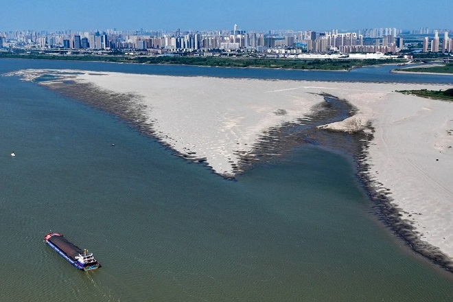 Mực nước sông Dương Tử đã&nbsp;giảm xuống mức thấp nhất kể từ khi có thống kê vào năm 1865.