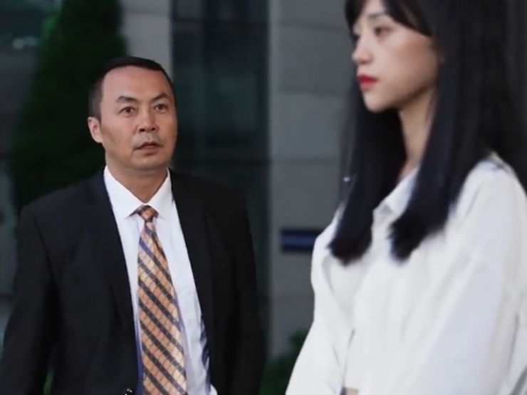 Clip hài hước - Người đàn ông "dại gái" bị vợ bắt quả tang và cái kết