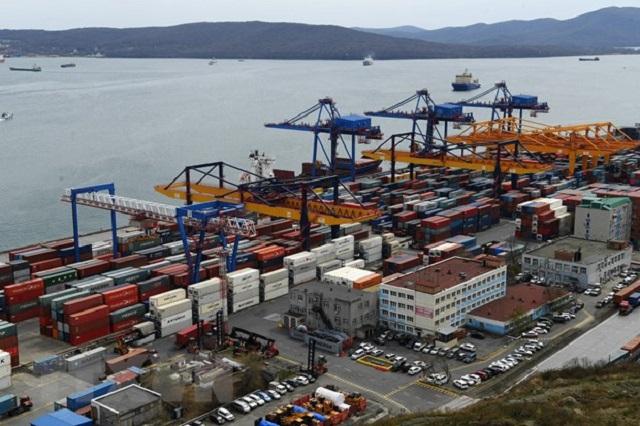 Cảng hàng hóa Vladivostok ở vùng viễn Đông nước Nga