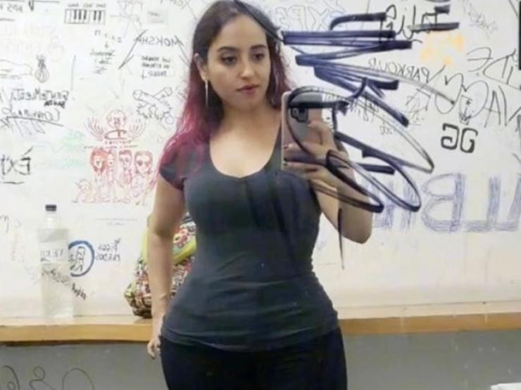 Bạn trẻ - Cuộc sống - Diện trang phục giản dị, người phụ nữ vẫn bị 2 công ty đuổi việc vì quá gợi cảm