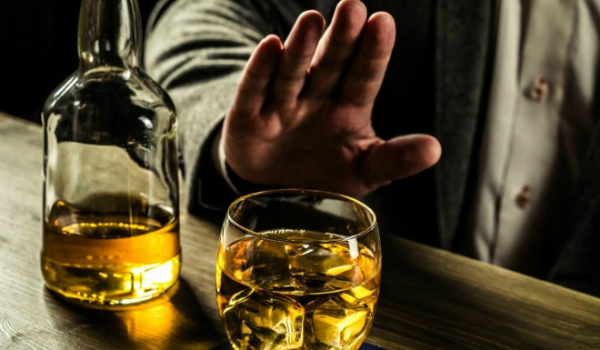 Cách tốt nhất là hạn chế uống rượu và không nên uống rượu trước khi đi ngủ.