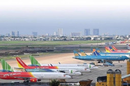 Thị trường - Tiêu dùng - Giá vé máy bay dịp lễ 2/9 tăng cao, nhiều chặng chênh so với ngày thường 2,5 triệu đồng