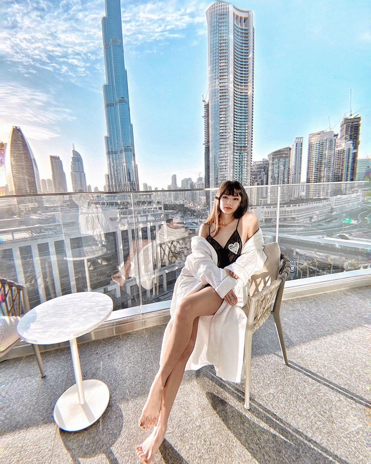 Cùng với đó, Huyền Trang có phong cách thời trang ấn tượng.&nbsp;
