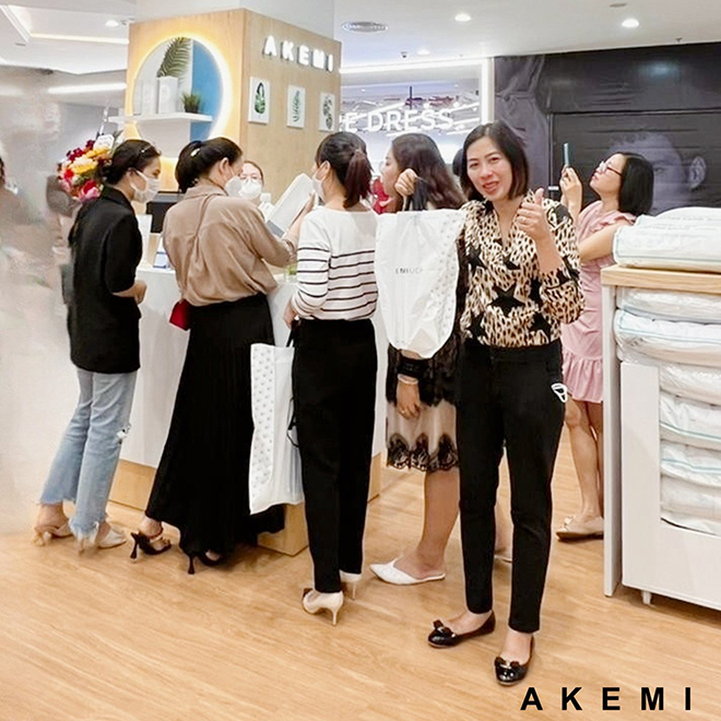 Nhiều ưu đãi hấp dẫn dành cho khách hàng khi mua sắm trong tháng khai trương của cửa hàng