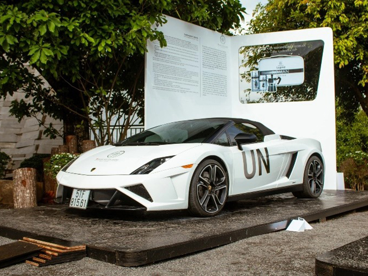 Tin tức ô tô - Top 3 siêu xe lăn bánh ít nhất tại Việt Nam, có chiếc đóng cả tổ ong ở cản trước