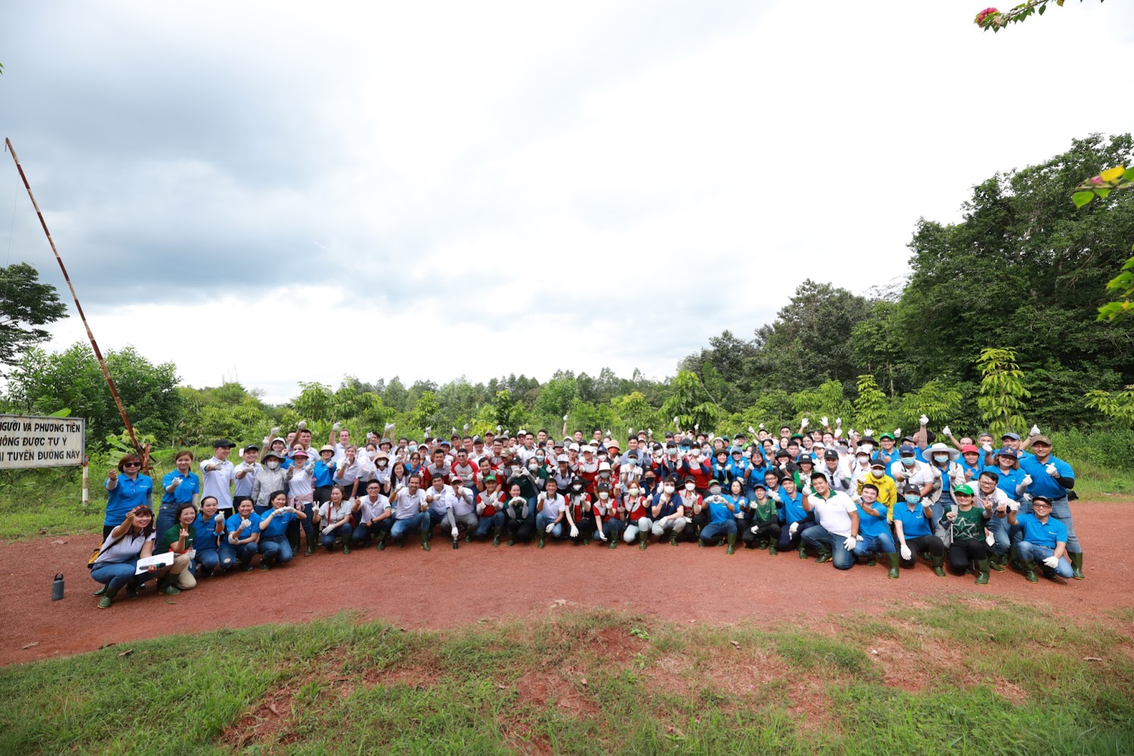 Chuỗi hoạt động “Chung tay sẻ chia” vì môi trường và cộng đồng trên khắp Việt Nam - 3