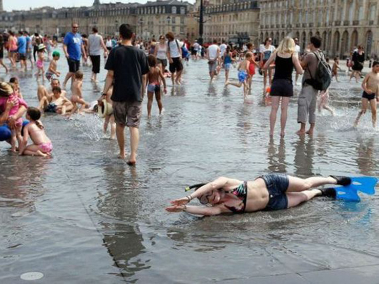 Tranh vui - Khoảnh khắc hài hước lầy lội khiến bao người bật người ngả nghiêng