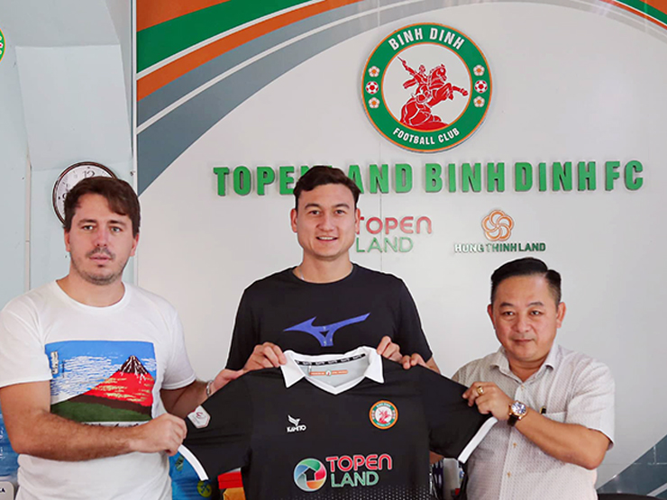 Bóng đá - Bạn gái hot girl tháp tùng thủ môn Đặng Văn Lâm ra mắt "PSG Việt Nam"