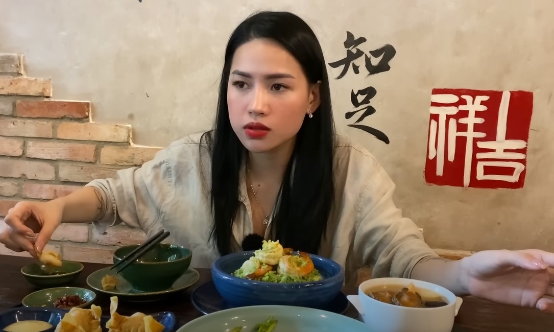 TikToker Hà Linh trải nghiệm nhà hàng của MC Trấn Thành