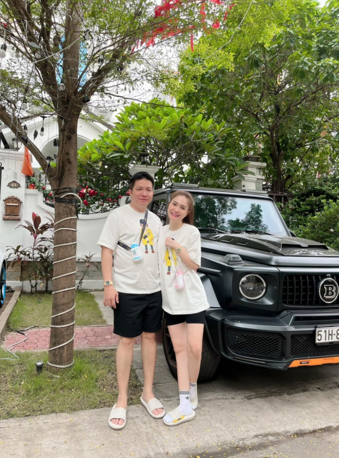 Mỗi chiếc xe đều được họ sử dụng với những mục
đích khác nhau. Hiện họ đặt thêm một số mẫu xe Rolls-Royce, Bentley
nhưng chúng chưa về đến Việt Nam.