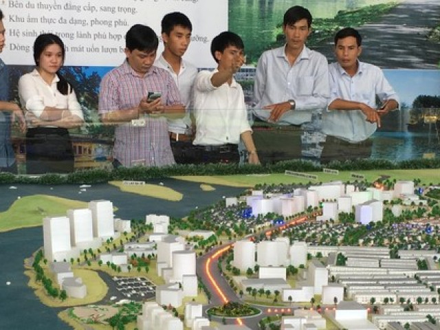 Kinh doanh - Bất động sản đối mặt với rủi ro... cạn tiền