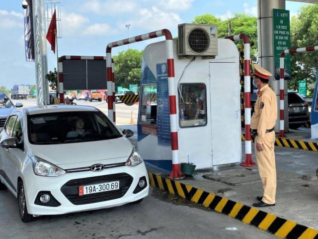 Tin tức trong ngày - Chủ xe tố VETC gian lận khi trừ tiền trong tài khoản giao thông