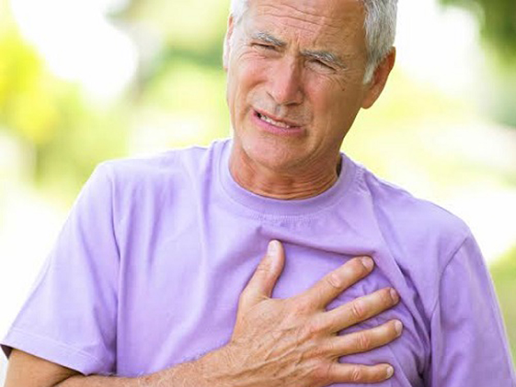 Cảnh báo: Khó thở đi kèm hụt hơi, dấu hiệu trào ngược dạ dày chuyển biến xấu