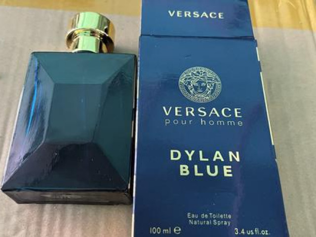 Phát hiện hơn 20 tấn nước hoa, mỹ phẩm nghi giả nhãn hiệu Versace, Chanel, Gucci, Hugo Boss