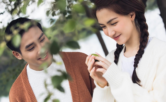 Bên cạnh đó, Hòa Minzy cũng hoạt động nghệ thuật tích cực hơn. Cô liên tục cho ra MV mới, đi show không ngừng nghỉ ở Hà Nội, Đà Lạt và TP. HCM,...&nbsp;và nhận quảng cáo,...&nbsp;
