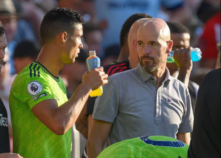 HLV Ten Hag đổi ý và muốn MU bán Ronaldo ngay lập tức