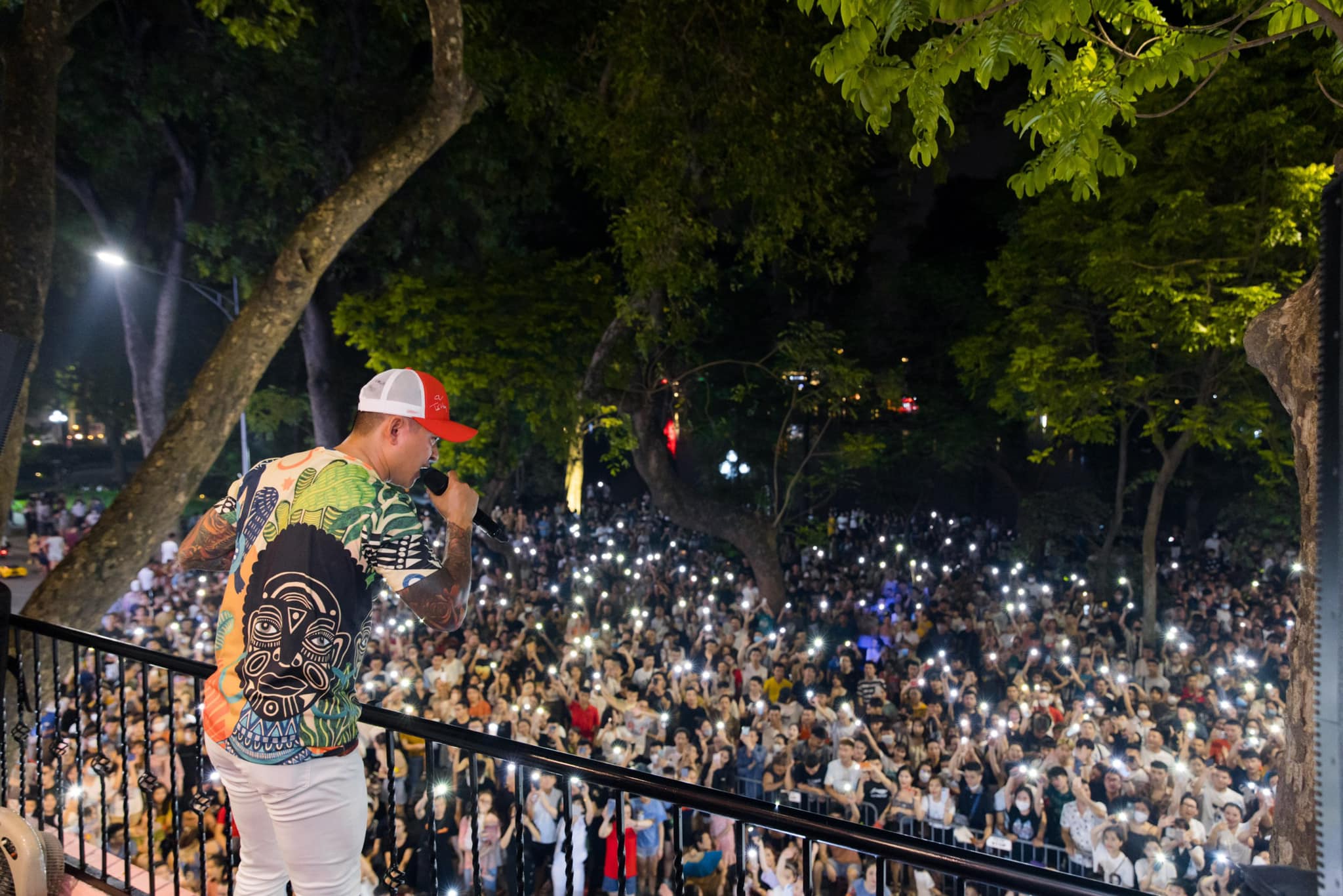 Tuấn Hưng vẫn thu hút lượng fan đông đảo