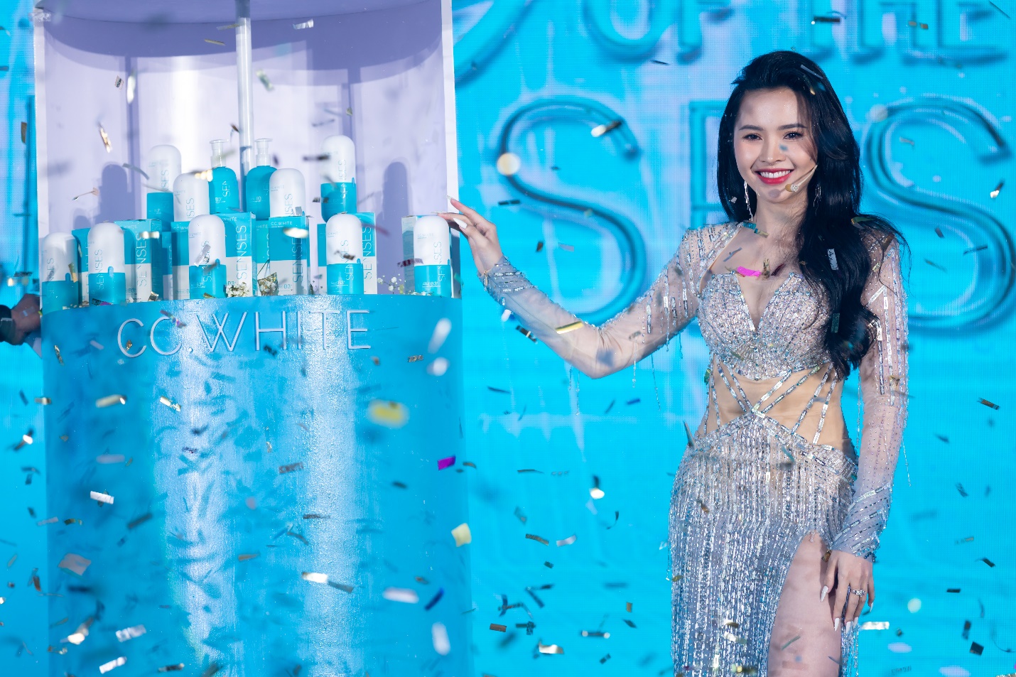 Đại diện CC.WHITE – CEO/ Founder Kim Chi đã công bố cho ra mắt sản phẩm Senses Whitening Body Lotion.