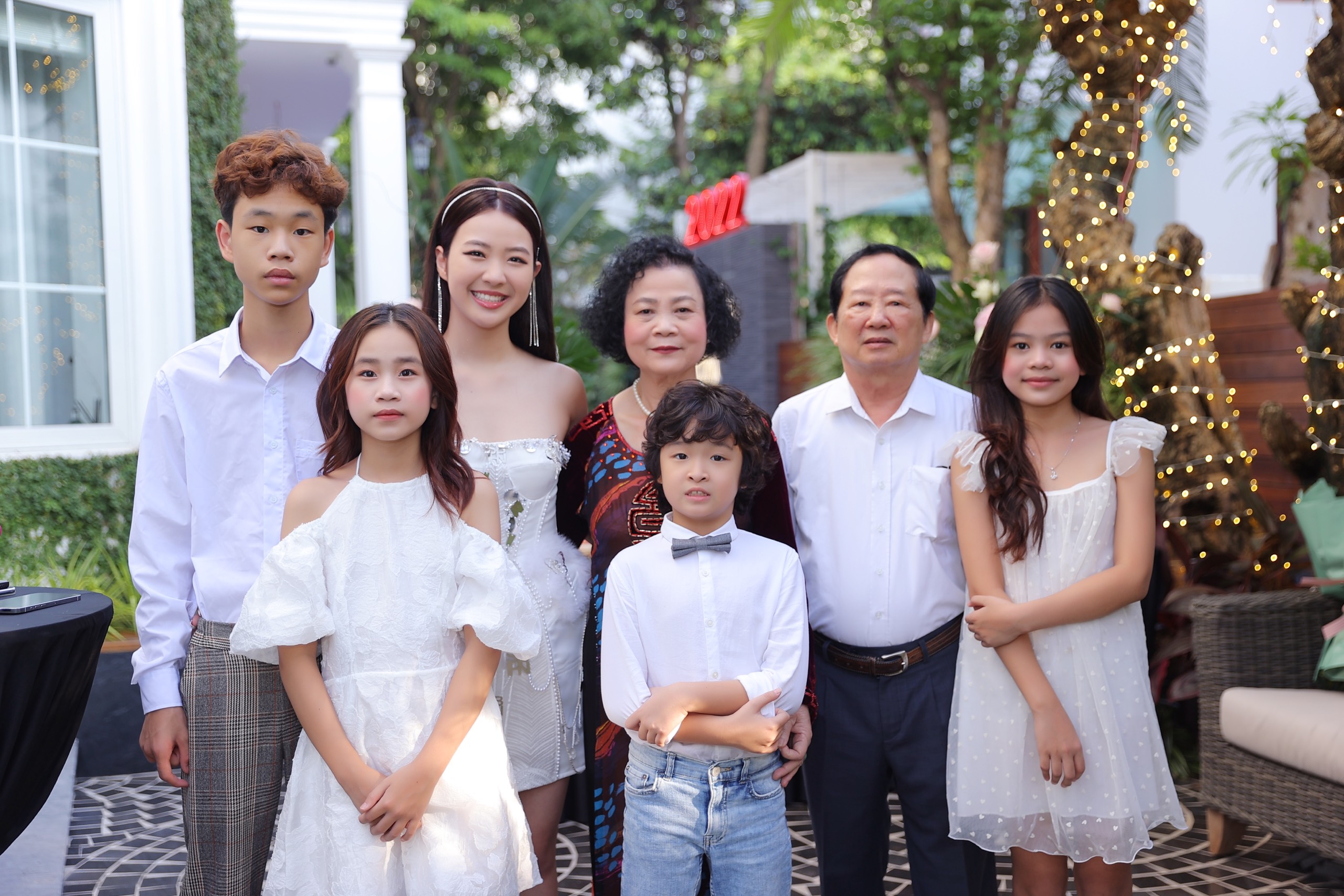 Hot ticktor Victoria Trần chia tay Hà Nội, bắt đầu hành trình mới trên đất Mỹ - 3