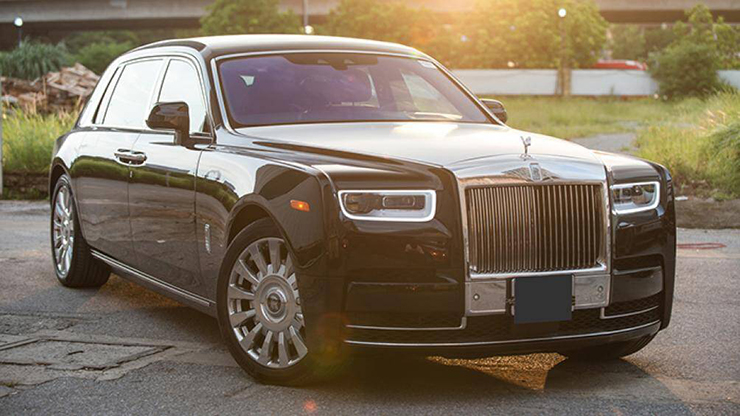 1. Rolls-Royce Phantom
