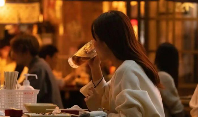 Lượng bia tiêu thụ tại Nhật Bản giảm 20% trong giai đoạn 2019-2020. Lượng bia tiêu thụ trên đầu người tại Nhật Bản vào khoảng 55 chai năm 2020, giảm 9,1% so với năm trước đó. Ảnh - Shutterstock