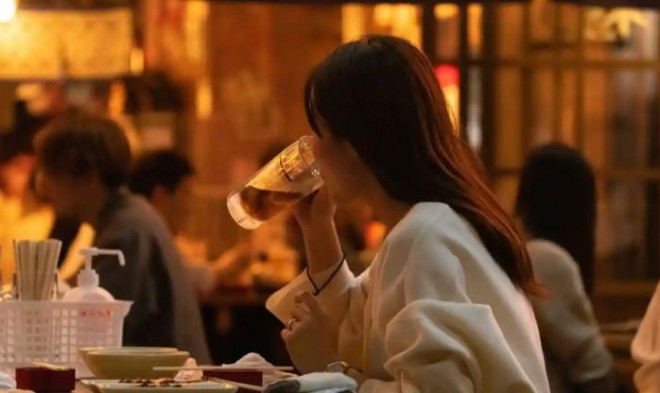 Lượng bia tiêu thụ tại Nhật Bản giảm 20% trong giai đoạn 2019-2020. Lượng bia tiêu thụ trên đầu người tại Nhật Bản vào khoảng 55 chai năm 2020, giảm 9,1% so với năm trước đó. Ảnh - Shutterstock