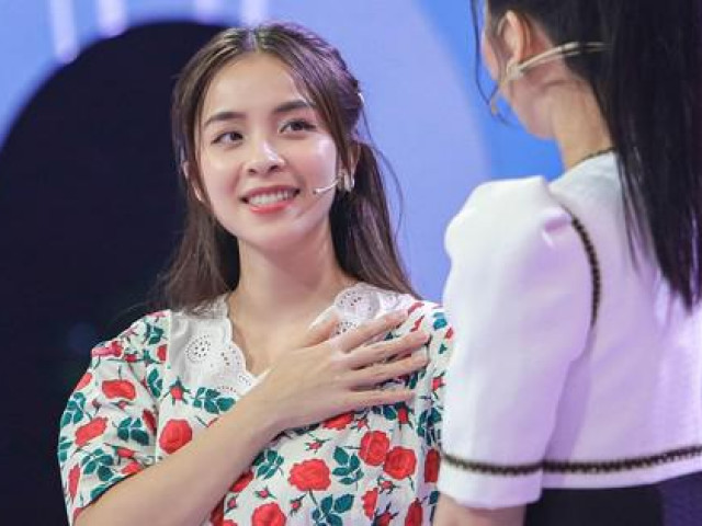 Giải trí - Trần Vân 'Phố trong làng' được chàng trai kém 3 tuổi chạy xe máy vượt 900km tới tỏ tình