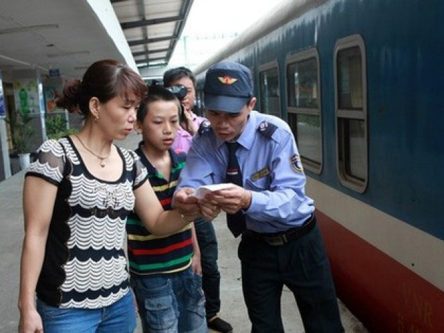 Thị trường - Tiêu dùng - Đường sắt giảm cước 3-5% sau khi xăng dầu giảm mạnh