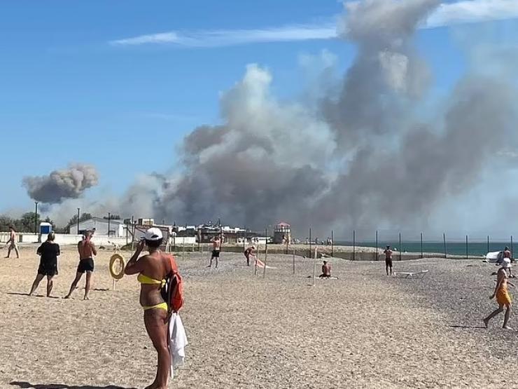Bất chấp các vụ nổ, du khách Nga vẫn đến Crimea