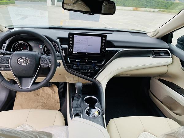 Bảng giá xe Camry của Toyota mới nhất nửa cuối tháng 8/2022 - 8