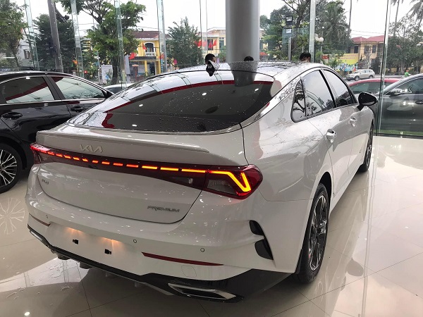 Bảng giá xe KIA K5, giá lăn bánh mới nhất nửa cuối tháng 8/2022 - 8