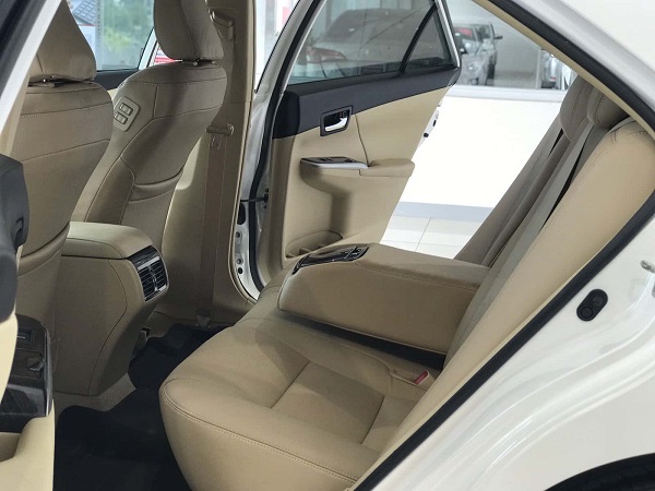 Bảng giá xe Camry của Toyota mới nhất nửa cuối tháng 8/2022 - 12