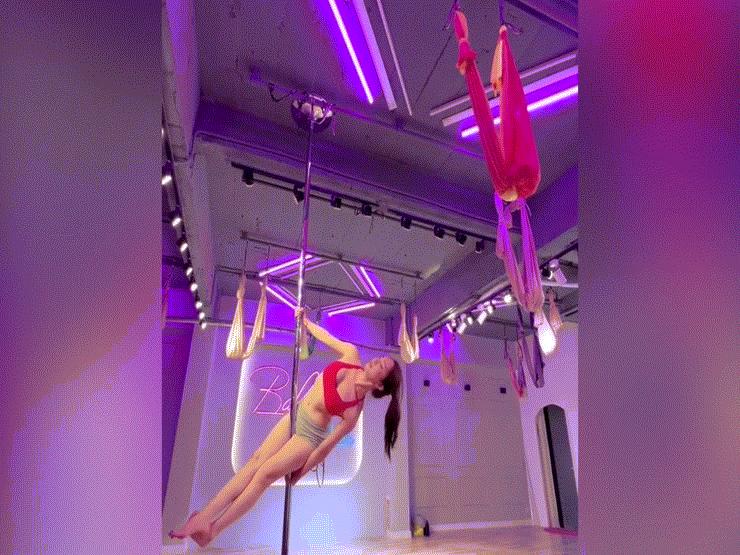 Làm đẹp - Quỳnh Nga múa cột điêu luyện, chinh phục "độ khó đỉnh cao" trong tập luyện