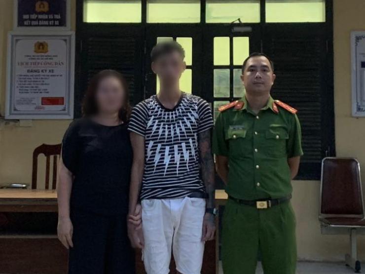 Tin tức trong ngày - Bế tắc chuyện tình cảm, thanh niên lên cầu Thăng Long định tự tử