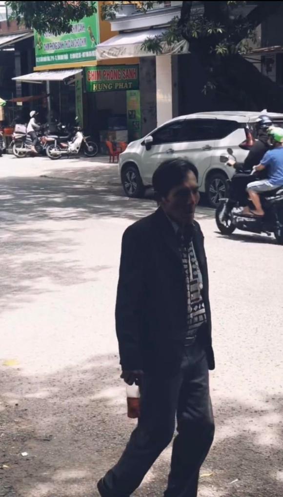 Hình ảnh nghệ sĩ Thương Tín qua ống kính người đi đường