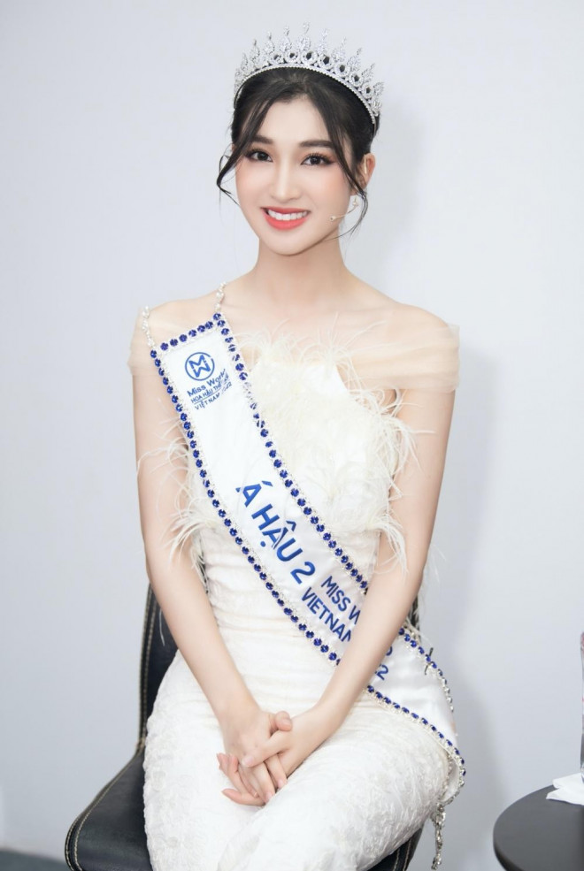Ngoài nhan sắc &#34;thần tiên tỷ tỷ&#34;, Á hậu Phương Nhi còn có thân hình chuẩn &#34;đồng hồ cát&#34; - 2